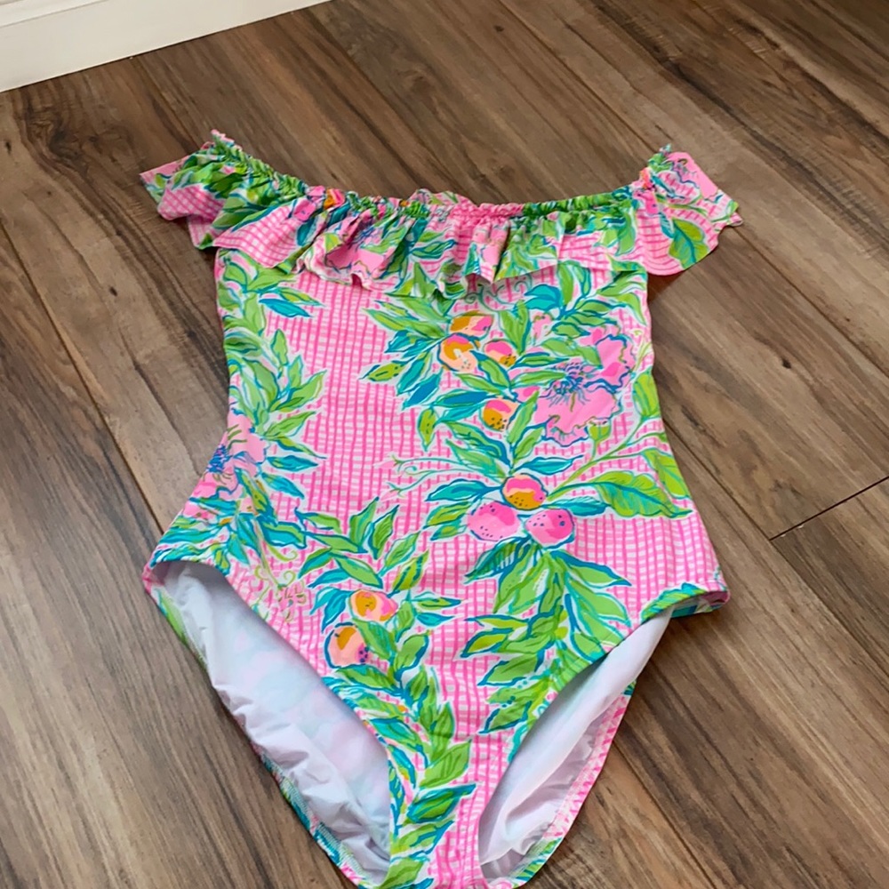 EUC LILLY PULITZER ONE PIECE